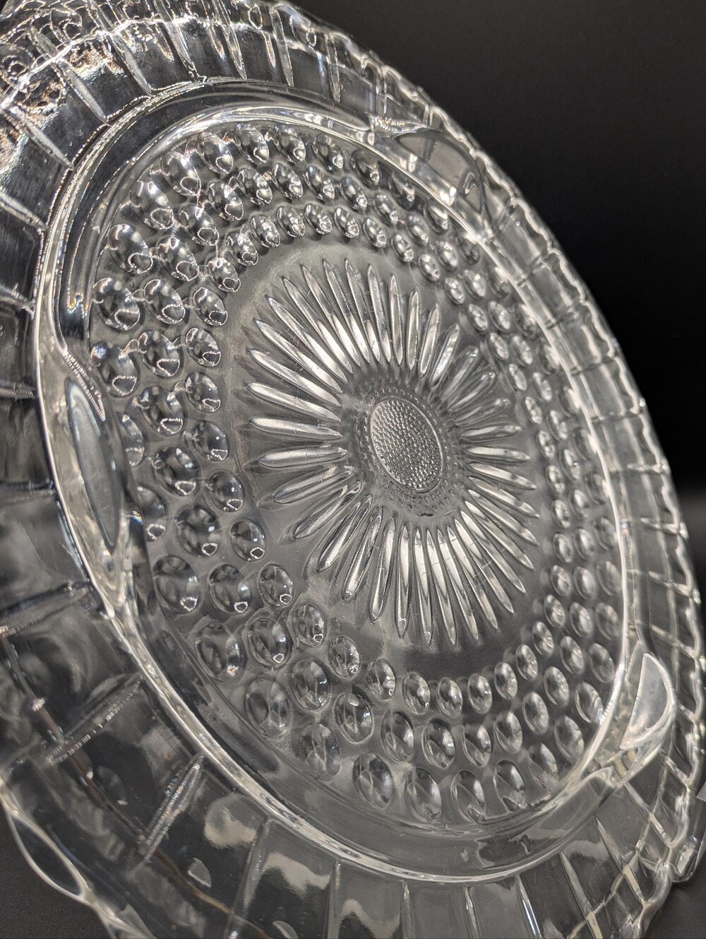 Sunflower Footed Cake Plate. Bubble Design Federal Glass - Picture 5 of 8